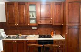 Apartament de 3 camere, decomandat, 72 mp, zona Modern