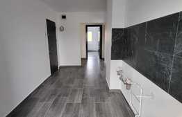 Apartament de 3 camere, 55 mp, zona Lipovei