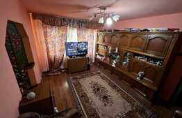 Apartament de 3 camere, 55 mp, zona Calea Sagului