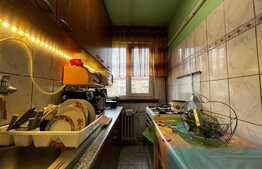 Apartament de 3 camere, 55 mp, zona Calea Sagului