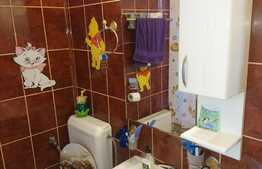 Apartament cu 3 camere, 88 mp, zona Sinaia 