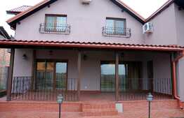 Casă individuală în zonă liniştită în Săcălaz