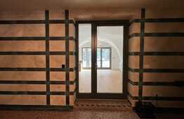 Spatiu comercial, 45mp, vitrina, trafic intens, zona Centrala