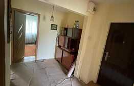 Apartament de 3 camere, decomandat, 56 mp, zona Lipovei