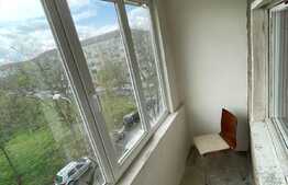 Apartament de 3 camere, decomandat, 56 mp, zona Lipovei