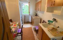 Apartament de 3 camere, decomandat, 56 mp, zona Lipovei