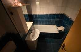 Apartament de 3 camere, decomandat, 56 mp, zona Lipovei