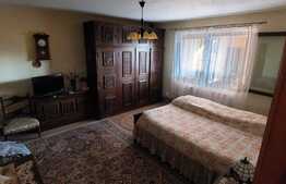 Casa cu 8 camere, 250 mp, zona Mosnita Noua