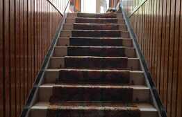 Apartament de 4 camere, decomandat, 212 mp si teren, zona Neptun