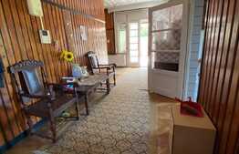 Apartament de 4 camere, decomandat, 212 mp si teren, zona Neptun