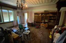 Apartament de 4 camere, decomandat, 212 mp si teren, zona Neptun