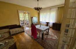 Apartament de 4 camere, decomandat, 212 mp si teren, zona Neptun