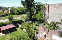 Teren pentru casa, la curte comuna, semicentral!