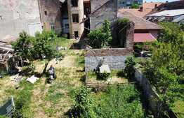 Teren pentru casa, la curte comuna, semicentral!