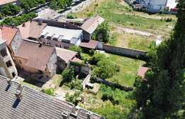 Teren pentru casa, la curte comuna, semicentral!