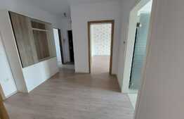 Apartament de 3 camere și parcare, 70 mp, decomandat, in Dumbravita