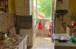 Apartament de 3 camere, 57 mp, etaj intermediar, zona Lipovei