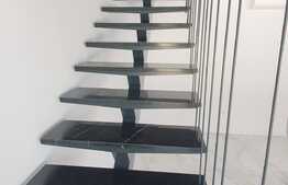 Super pret! Penthouse pe 2 niveluri, living + bucatarie, 2 dormitoare, 2 bai, terasa si spatiu de depozitare