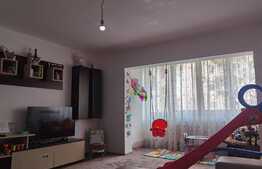 Apartament 3 camere, 80 mp, etaj intermediar, zona Lunei