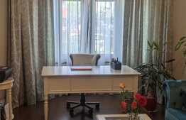 Casa individuala  de vanzare, 310 mp utili, 828 mp teren, Dumbravita