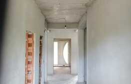 Casa P+E 8 camere, 306mp +1050 mp teren in  Remetea