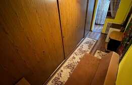 Apartament 3 camere, 55 mp, semidecomandat, zona Sagului