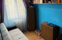 Apartament 3 camere, 55 mp, semidecomandat, zona Sagului