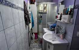 Apartament 3 camere, 55 mp, semidecomandat, zona Sagului