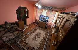 Apartament 3 camere, 55 mp, semidecomandat, zona Sagului