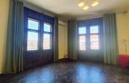 Apartament spatios, 4 camere si balcon, zona istorica, Maria