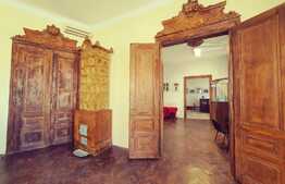 Apartament spatios, 4 camere si balcon, zona istorica, Maria