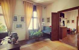 Apartament spatios, 4 camere si balcon, zona istorica, Maria