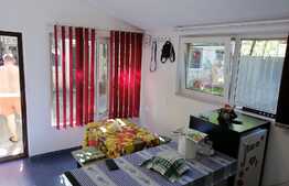 Casa cu  3 apartamente in Complexul Studentesc