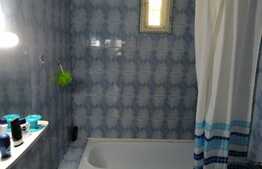 Casa cu  3 apartamente in Complexul Studentesc