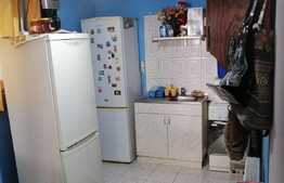 Casa cu  3 apartamente in Complexul Studentesc