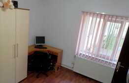 Casa cu  3 apartamente in Complexul Studentesc