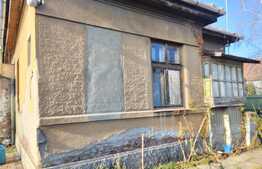 Casă de 4 camere, 123 mp utili, 570 mp teren, zona Favorit