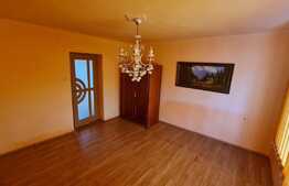 Casa de 4 camere, 104 mp utili, 432 mp teren in Plopi