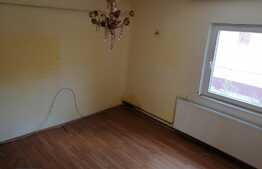 Casa de 4 camere, 104 mp utili, 432 mp teren in Plopi