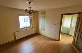 Casa de 4 camere, 104 mp utili, 432 mp teren in Plopi