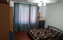 Vila cu spatiu comercial P+E+M, 340 mp, teren 432 mp in Plopi