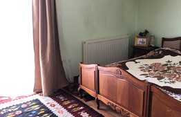 Casa de 195 mp, teren 916 mp, garaj, in Dumbravita