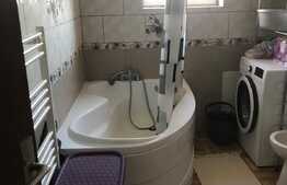 Casa cu teren de 384 mp, garaj, in zona Dumbravita