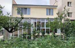 Spatiu comercial D+P+E de 450 mp, în zona Lipovei