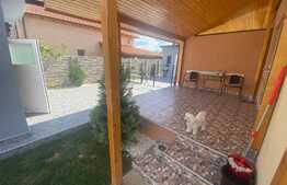 Duplex, 81mp utili, 200mp de teren, in Utvin