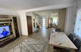 Duplex, 81mp utili, 200mp de teren, in Utvin