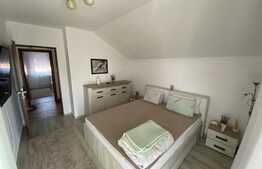 Duplex, 81 mp utili, 200 mp de teren, in Utvin