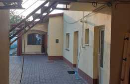 Clădire comercială, 460 mp, în zona Lipovei