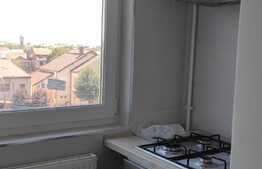 Apartament de 2 camere, decomandat, 50 mp, zona Lipovei