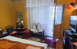 Apartament cu 4 camere decomandate, INTERMEDIAR, Calea Sagului